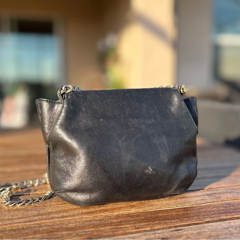 Bally Italian Leather | RARE Vintage Quilted Black Leather Bag | Unique Clasp - Picture 8 of 12